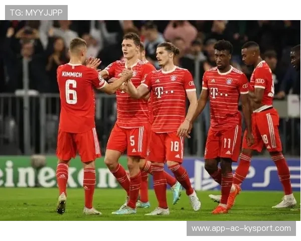 拜仁舒波莫廷头球与摆脱训练揭秘：成就顶级锋霸的不二法门