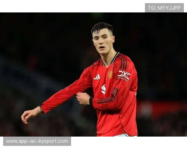 7400万英镑买来2球前锋？曼联新援塞斯科陷入质疑，曼联shaw